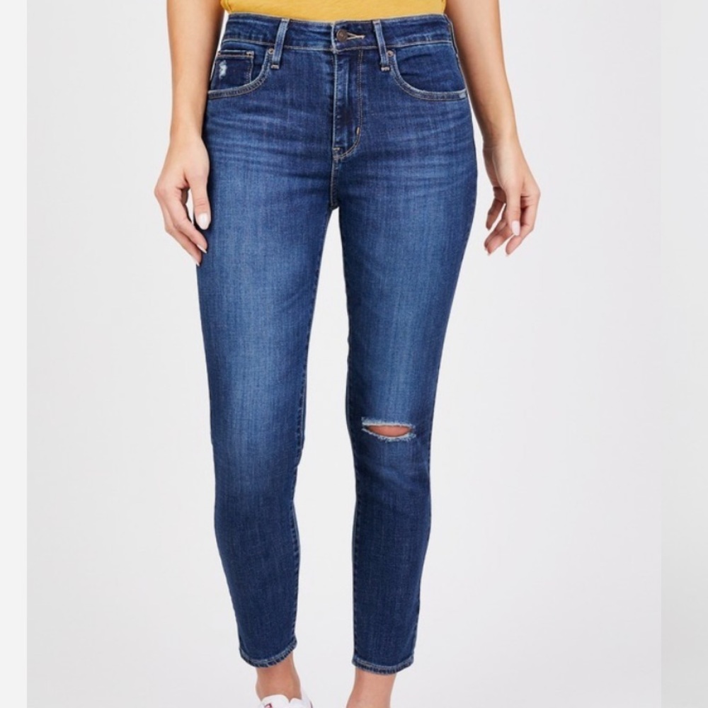 LEVIS 721 High Rise Distressed Skinny Jeans